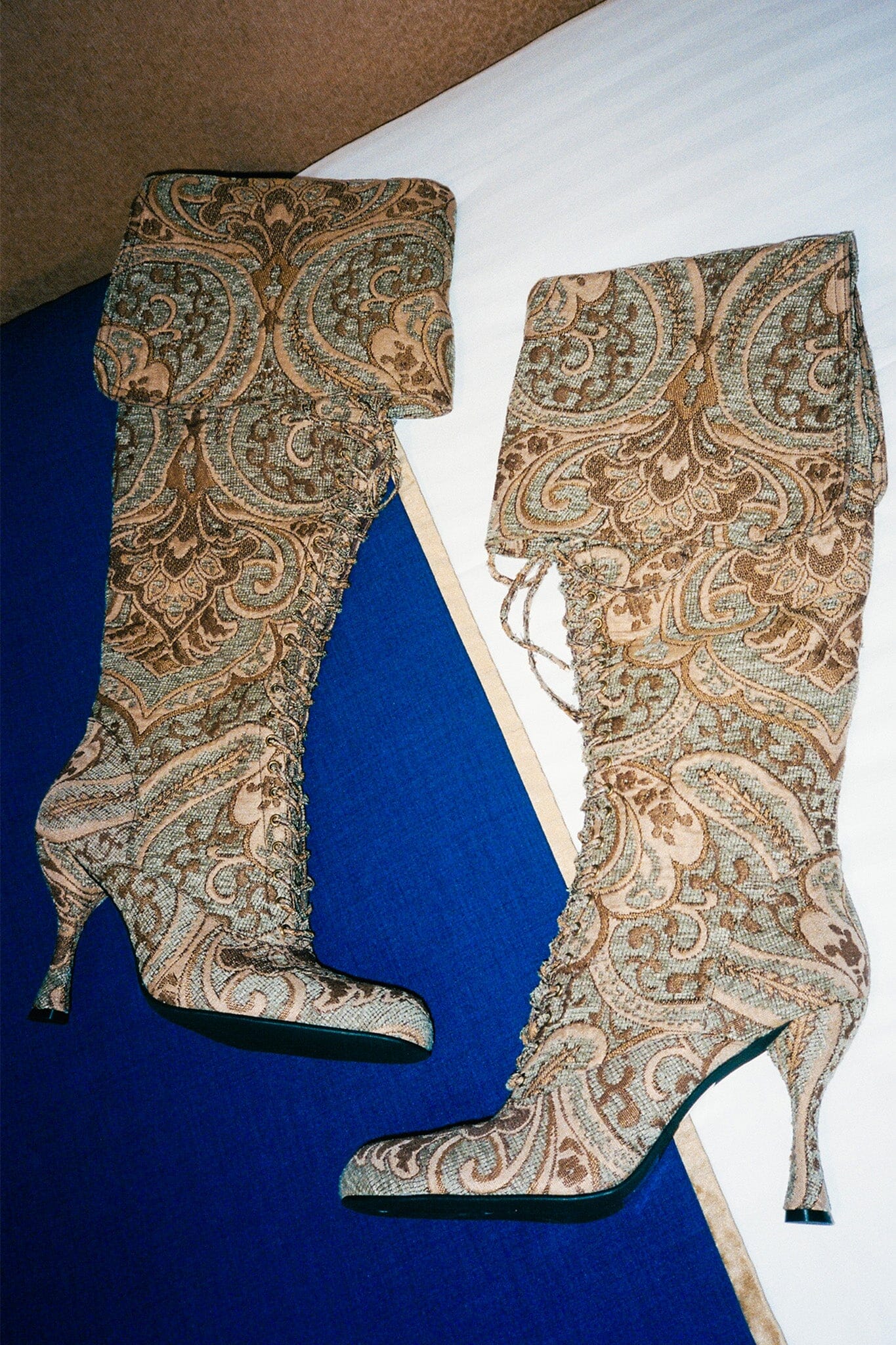 FULL-OUT - Image 17