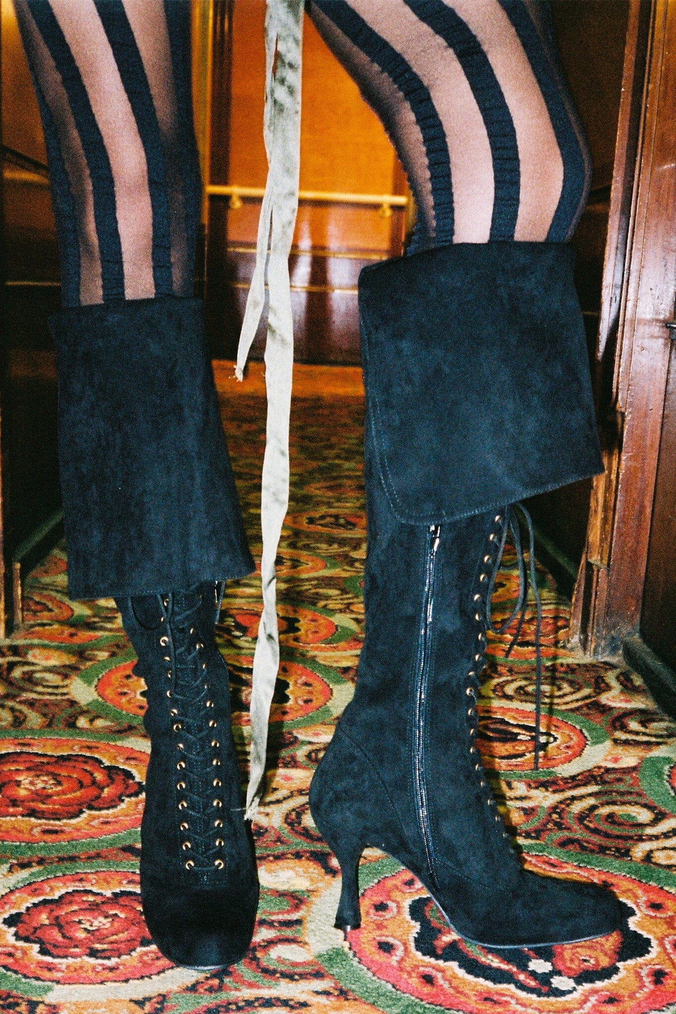 FULL-OUT - Image 2