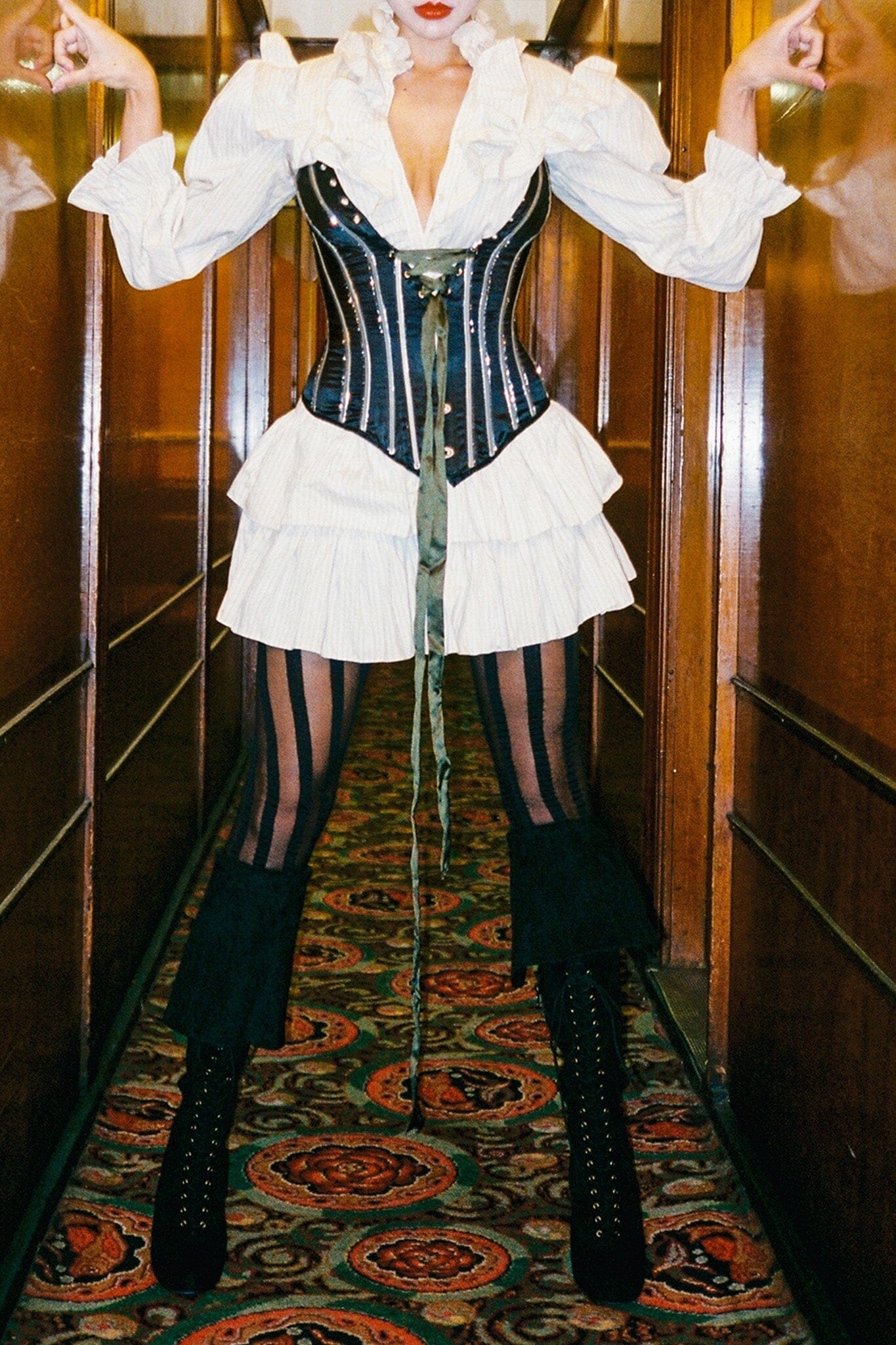 FULL-OUT - Image 4